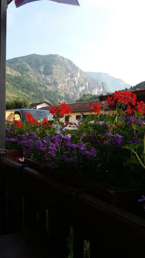 Deacons Lodge Bardonecchia Eksteriør billede